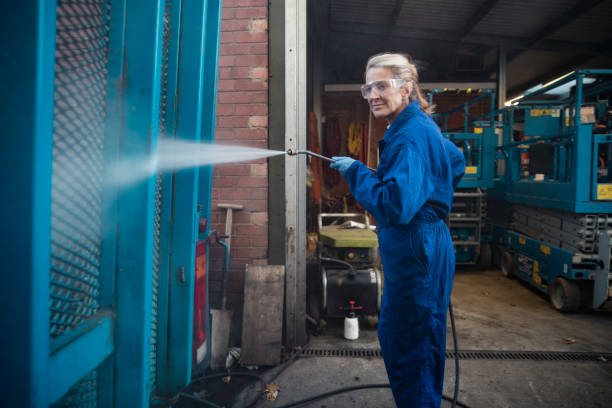 Best Concrete Pressure Washing  in Fontana, CA